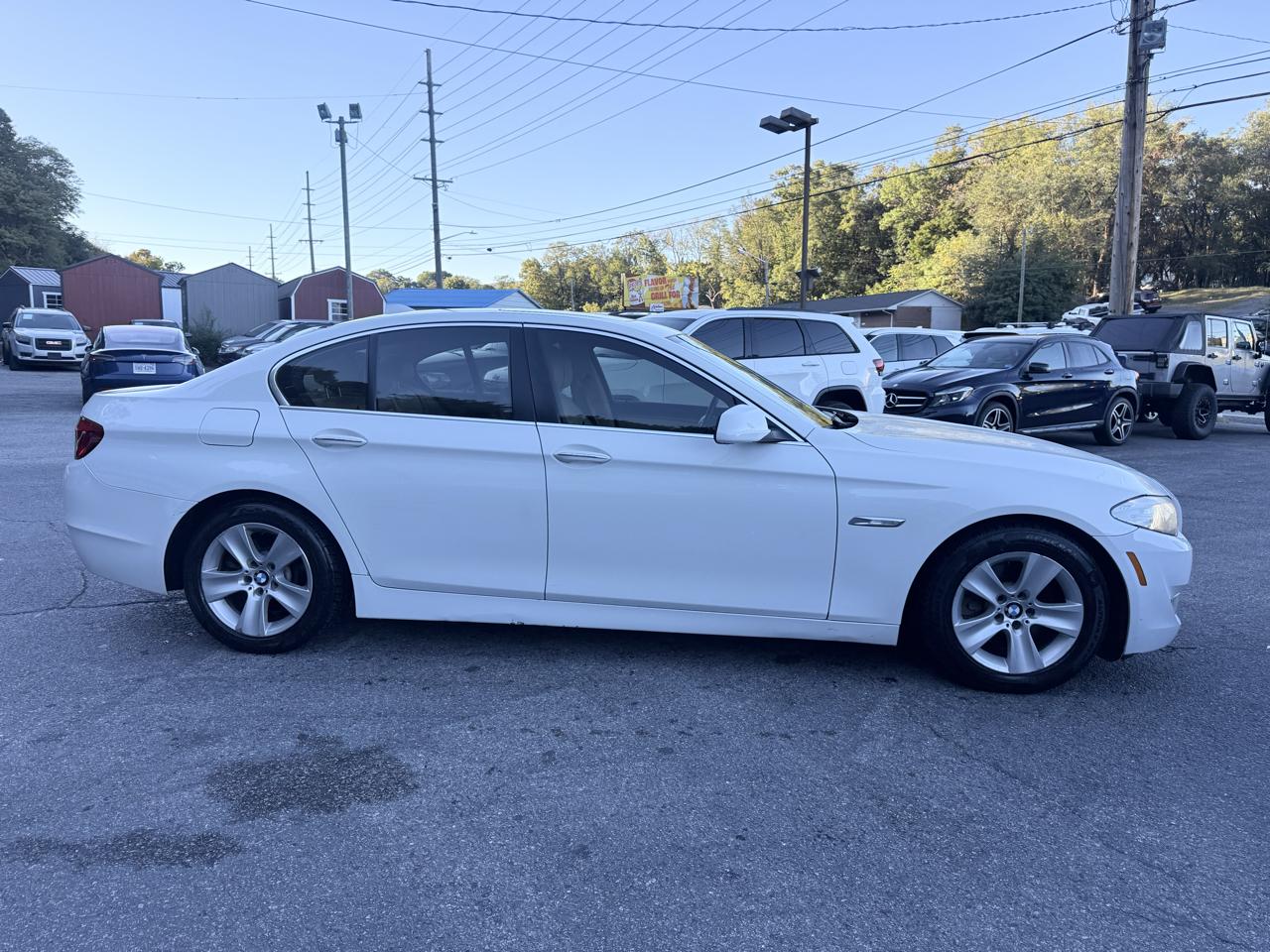 BMW 5 Series 4dr Sdn 528i RWD 2013