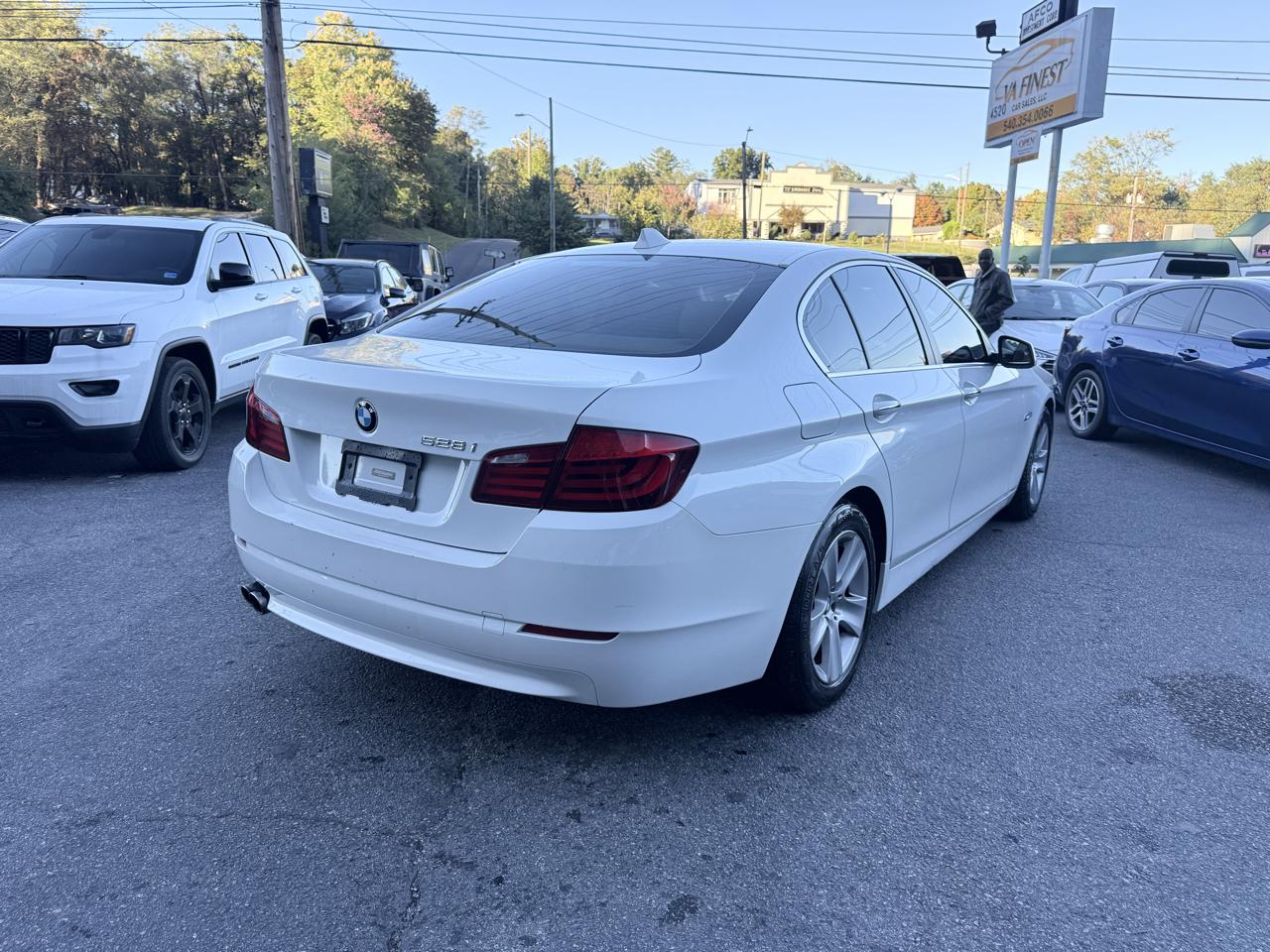 BMW 5 Series 4dr Sdn 528i RWD 2013