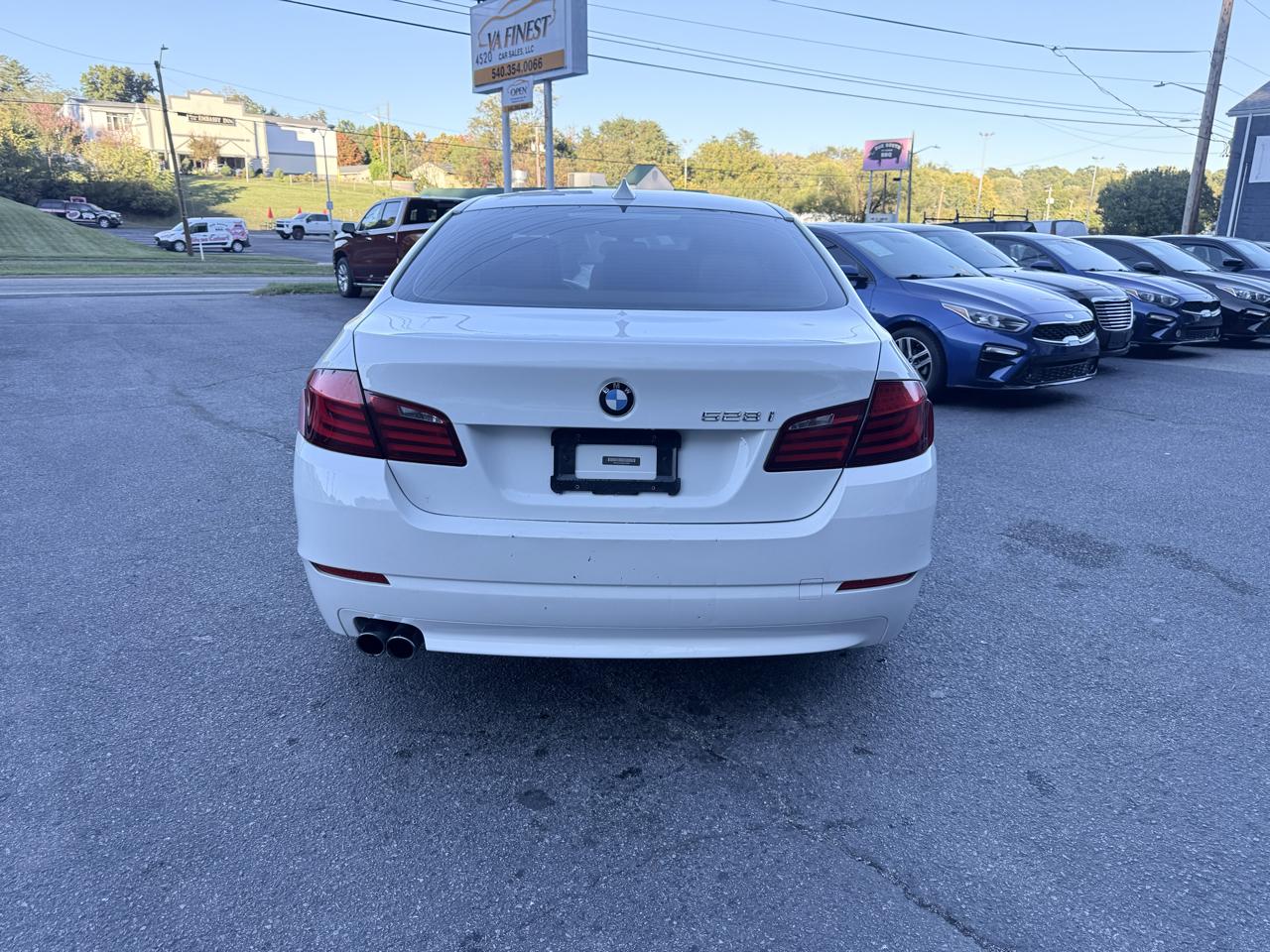 BMW 5 Series 4dr Sdn 528i RWD 2013