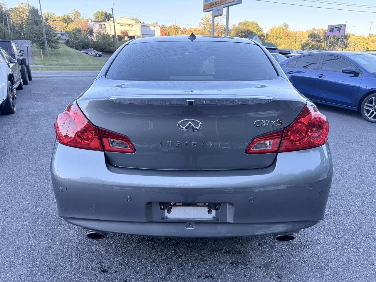 Infiniti G37 Sedan 4dr x AWD 2013