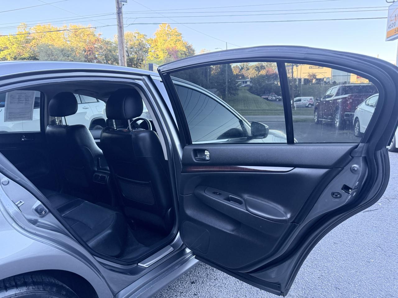 Infiniti G37 Sedan 4dr x AWD 2013