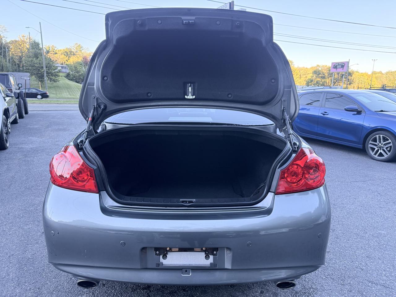 Infiniti G37 Sedan 4dr x AWD 2013