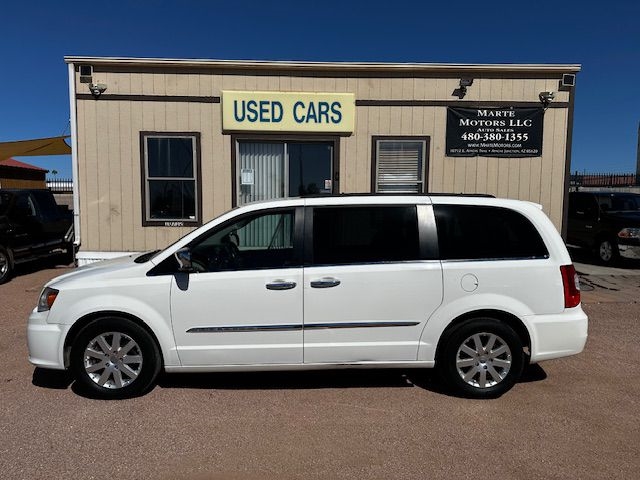 2012 Chrysler Town & Country TOURING L