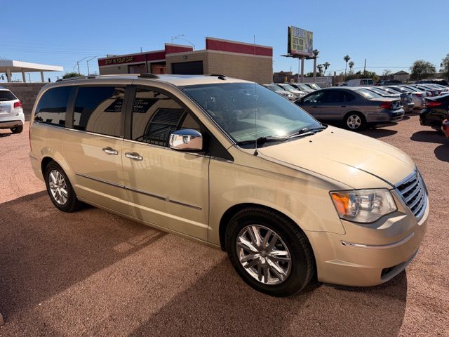 Chrysler Town & Country  2010