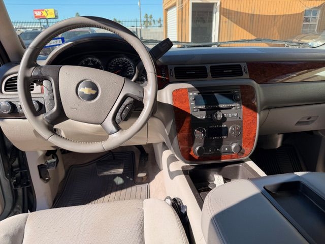 Chevrolet Suburban  2009