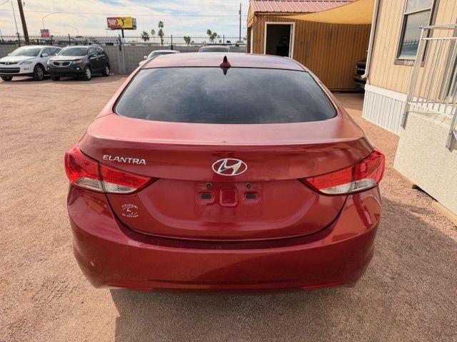 Hyundai Elantra  2013