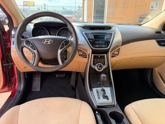 Hyundai Elantra  2013