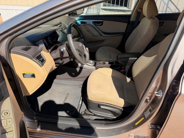 Hyundai Elantra  2013