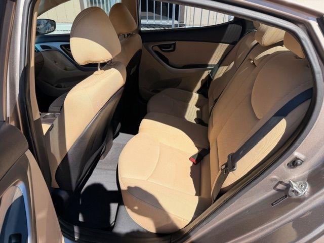 Hyundai Elantra  2013