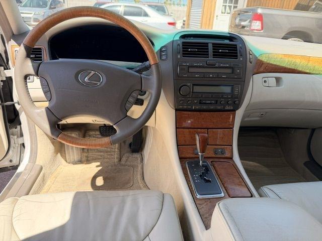 Lexus LS 430  2002