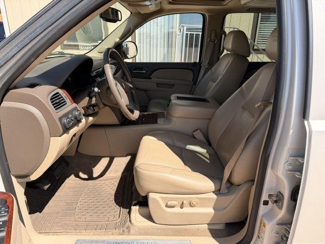 Chevrolet Suburban  2010