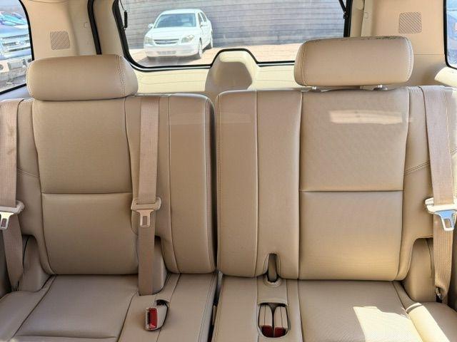 Chevrolet Suburban  2010