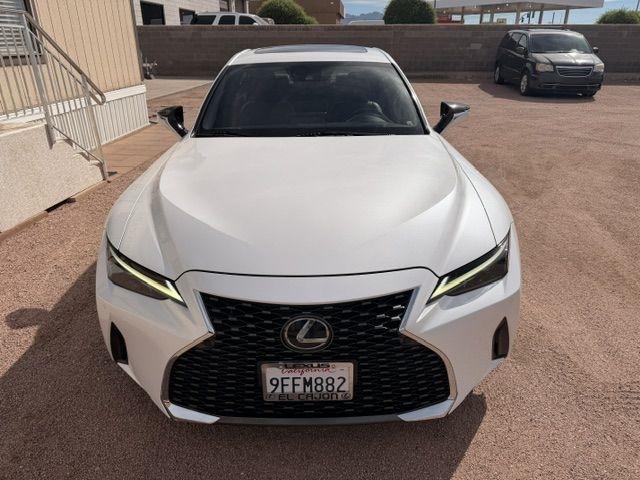 Lexus IS  2023