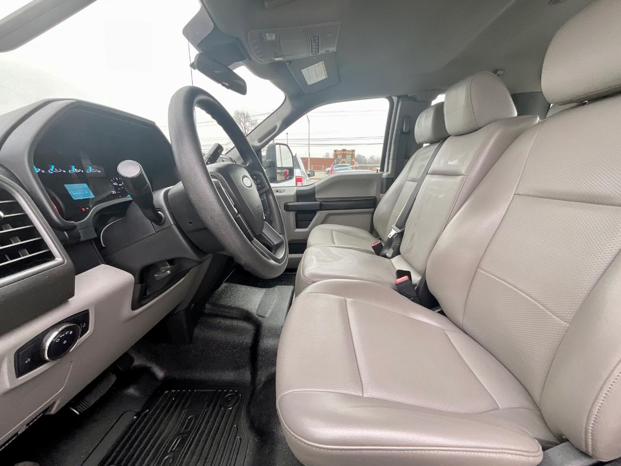 Ford Super Duty F-350 DRW XL 2WD SuperCab 168" WB 60" CA 2020