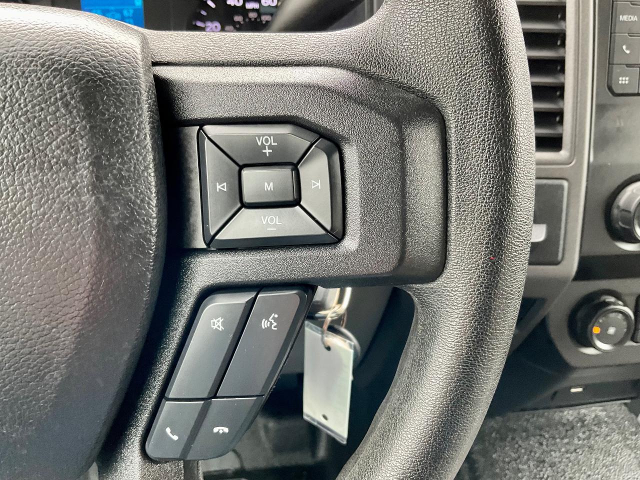 Ford Super Duty F-350 DRW XL 2WD SuperCab 168" WB 60" CA 2020