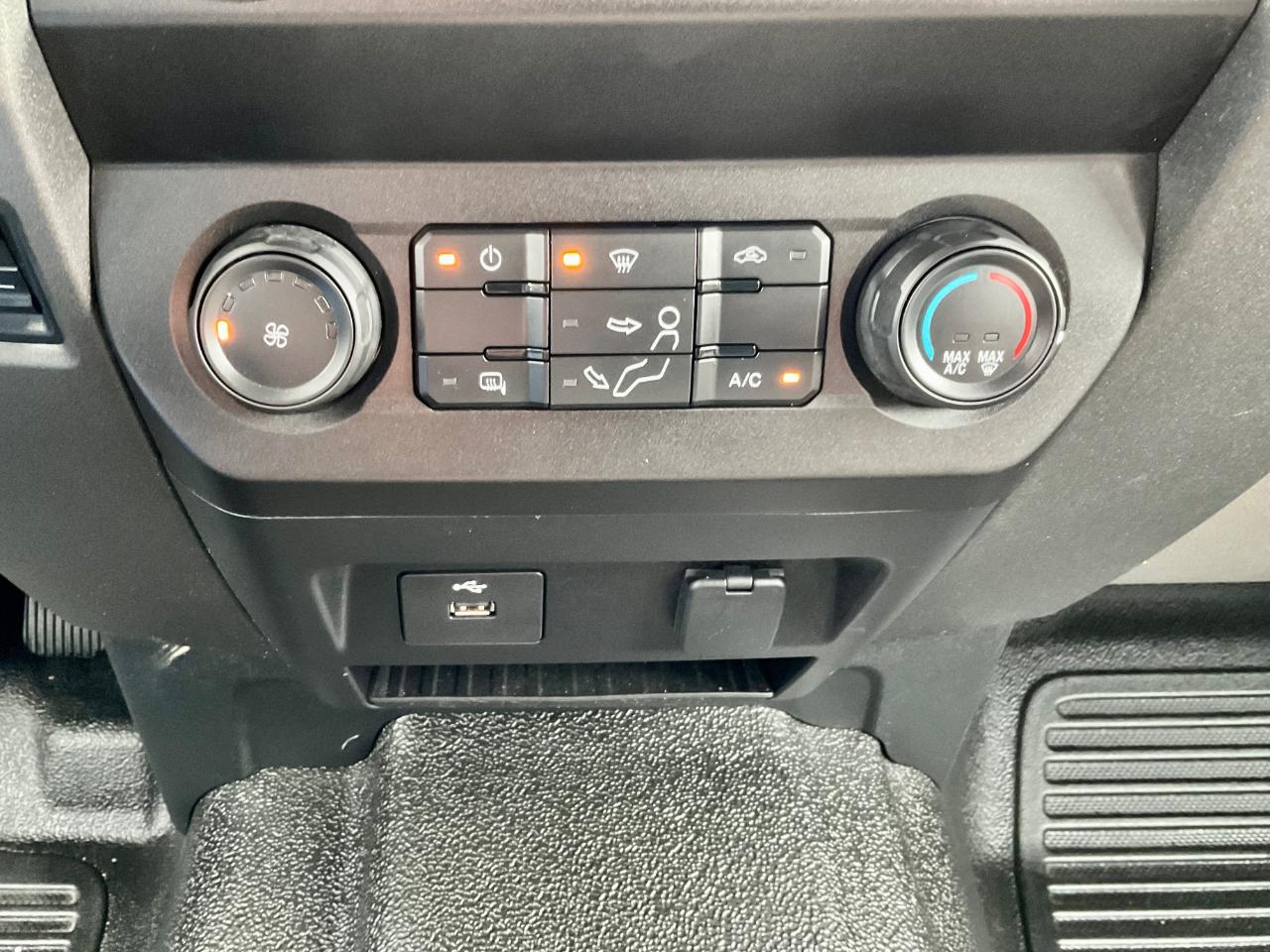 Ford Super Duty F-350 DRW XL 2WD SuperCab 168" WB 60" CA 2020