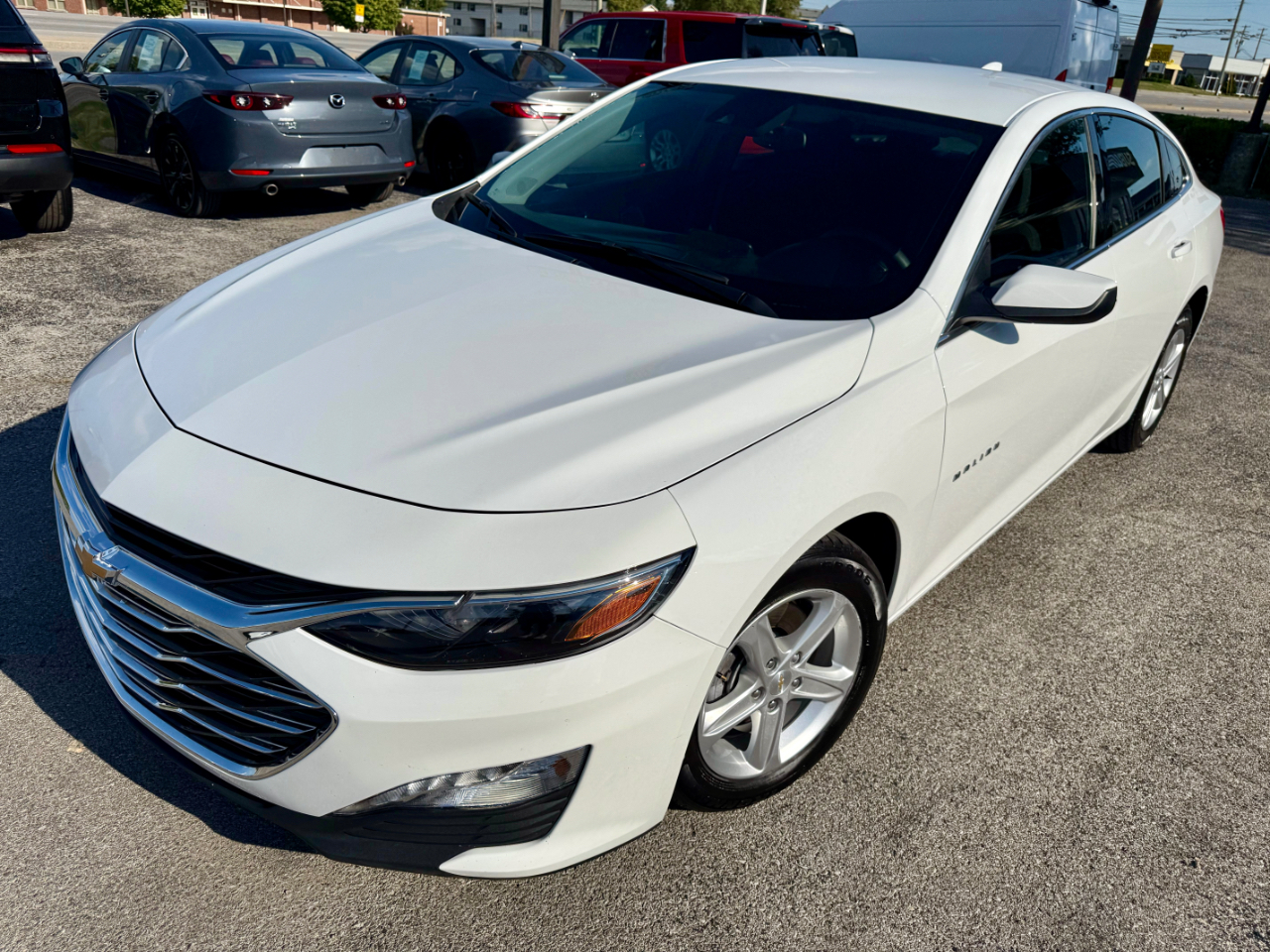 2024 Chevrolet Malibu 1LT photo 3