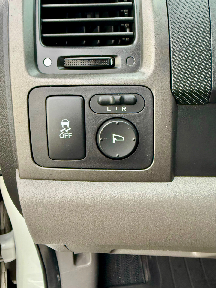 Honda CR-V SE 4WD 5-Speed AT 2011