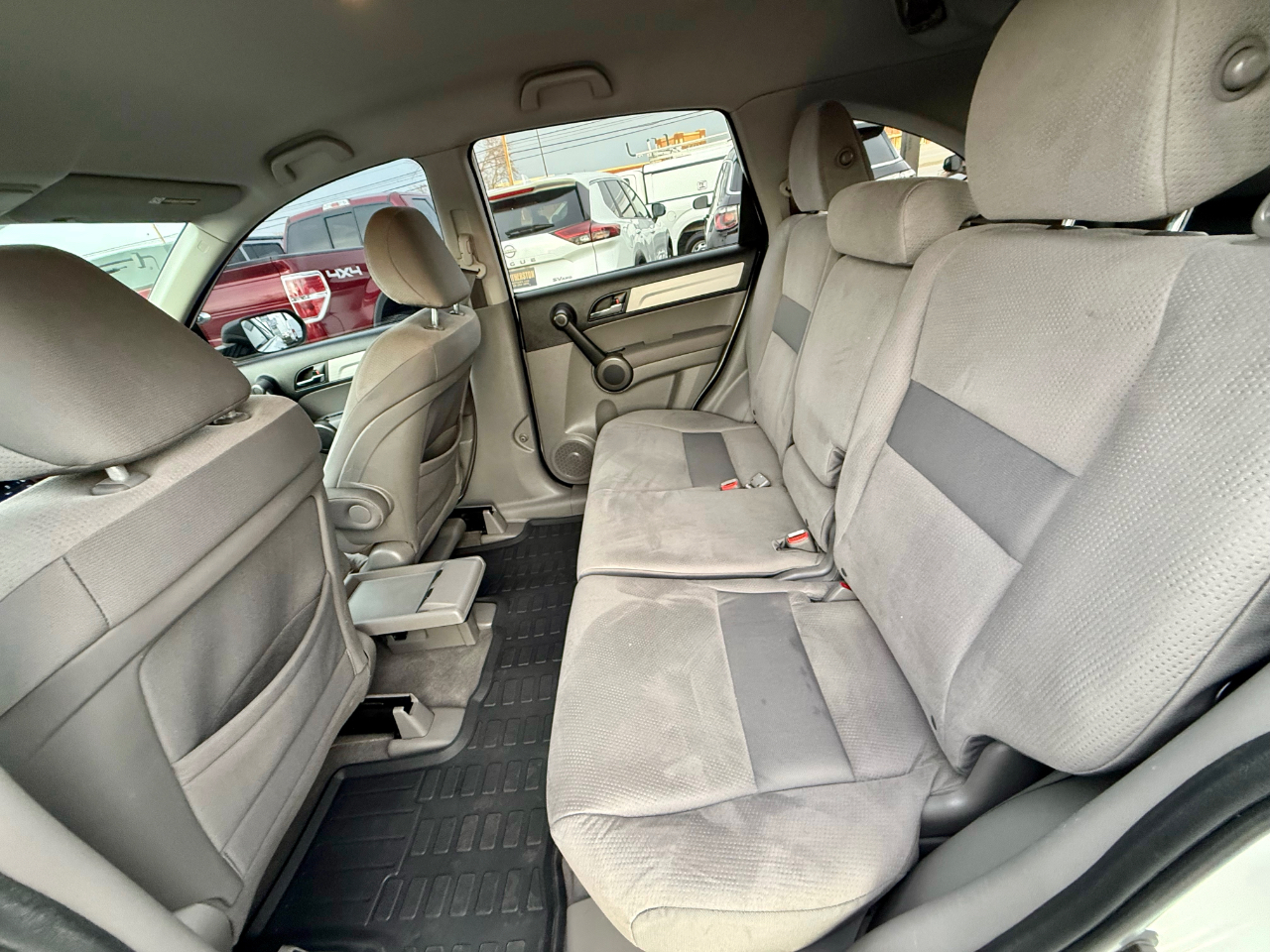 Honda CR-V SE 4WD 5-Speed AT 2011