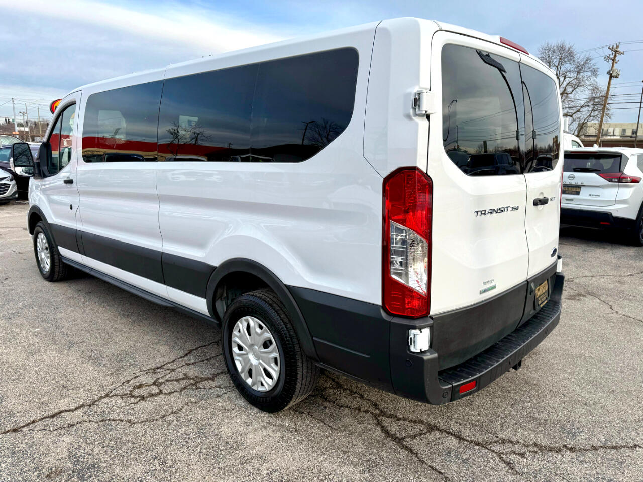 Ford Transit 350 Van Low Roof w/Sliding Pass. 148-in. WB 2023