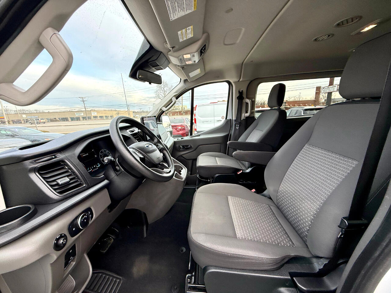 Ford Transit 350 Van Low Roof w/Sliding Pass. 148-in. WB 2023