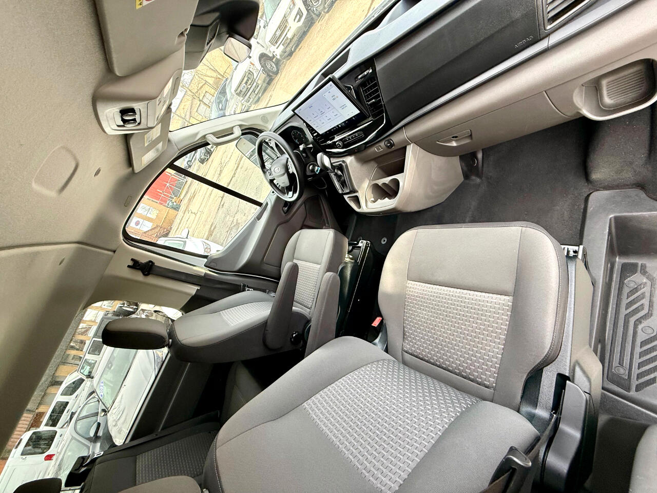 Ford Transit 350 Van Low Roof w/Sliding Pass. 148-in. WB 2023