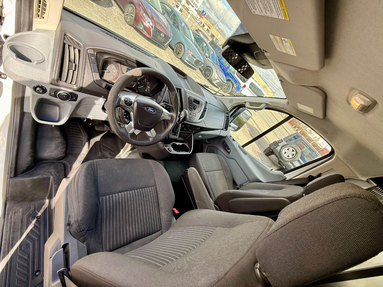 Ford Transit 250 Van Low Roof 60/40 Pass.130-in. WB 2018