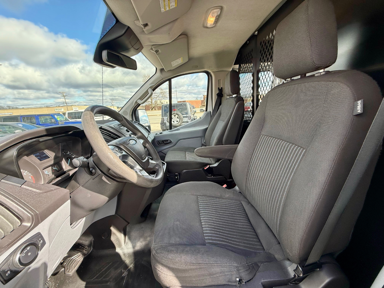 Ford Transit 250 Van Low Roof 60/40 Pass.130-in. WB 2018