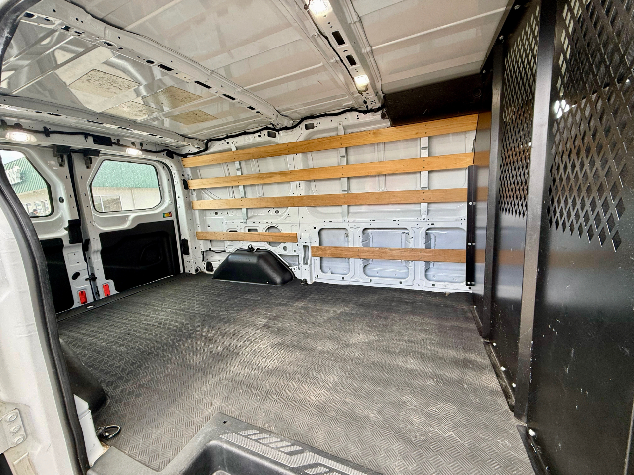 Ford Transit 250 Van Low Roof 60/40 Pass.130-in. WB 2018