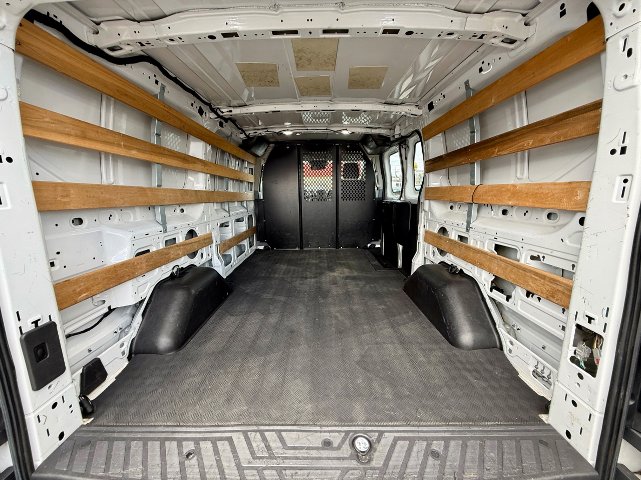 Ford Transit 250 Van Low Roof 60/40 Pass.130-in. WB 2018