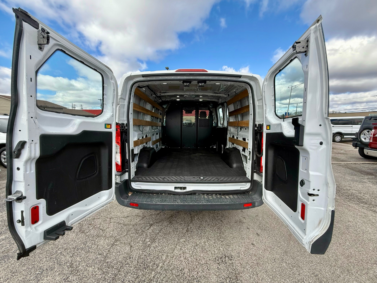 Ford Transit 250 Van Low Roof 60/40 Pass.130-in. WB 2018