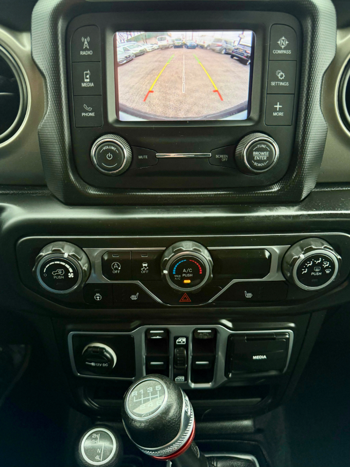 Jeep Wrangler Unlimited Sport 2018