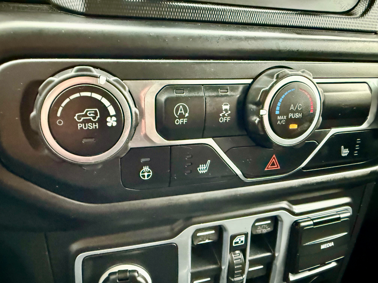 Jeep Wrangler Unlimited Sport 2018