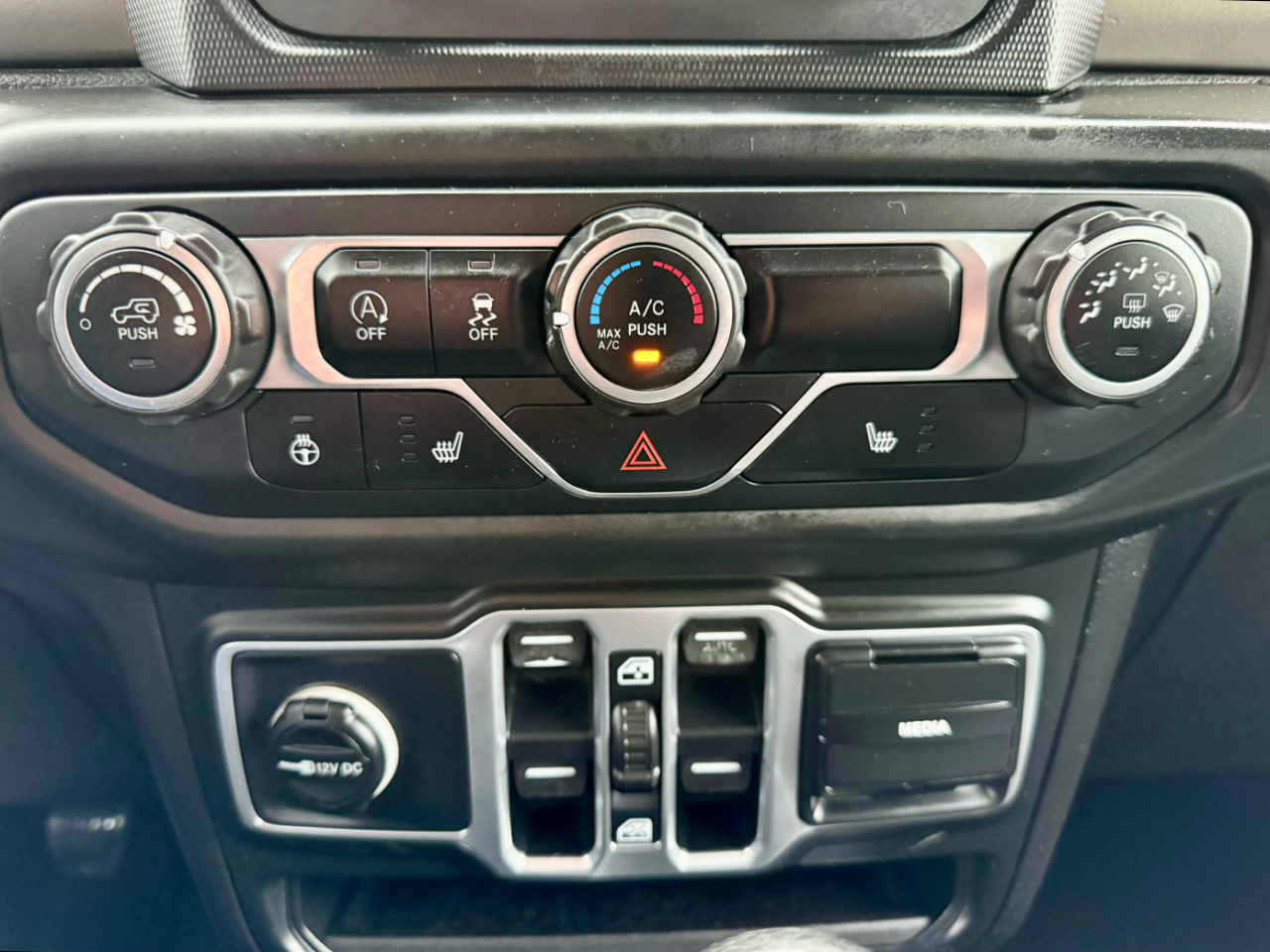 Jeep Wrangler Unlimited Sport 2018