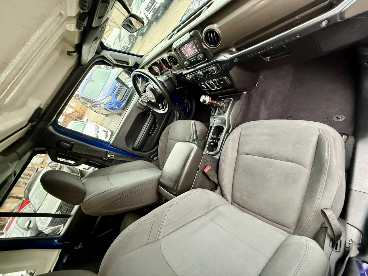 Jeep Wrangler Unlimited Sport 2018