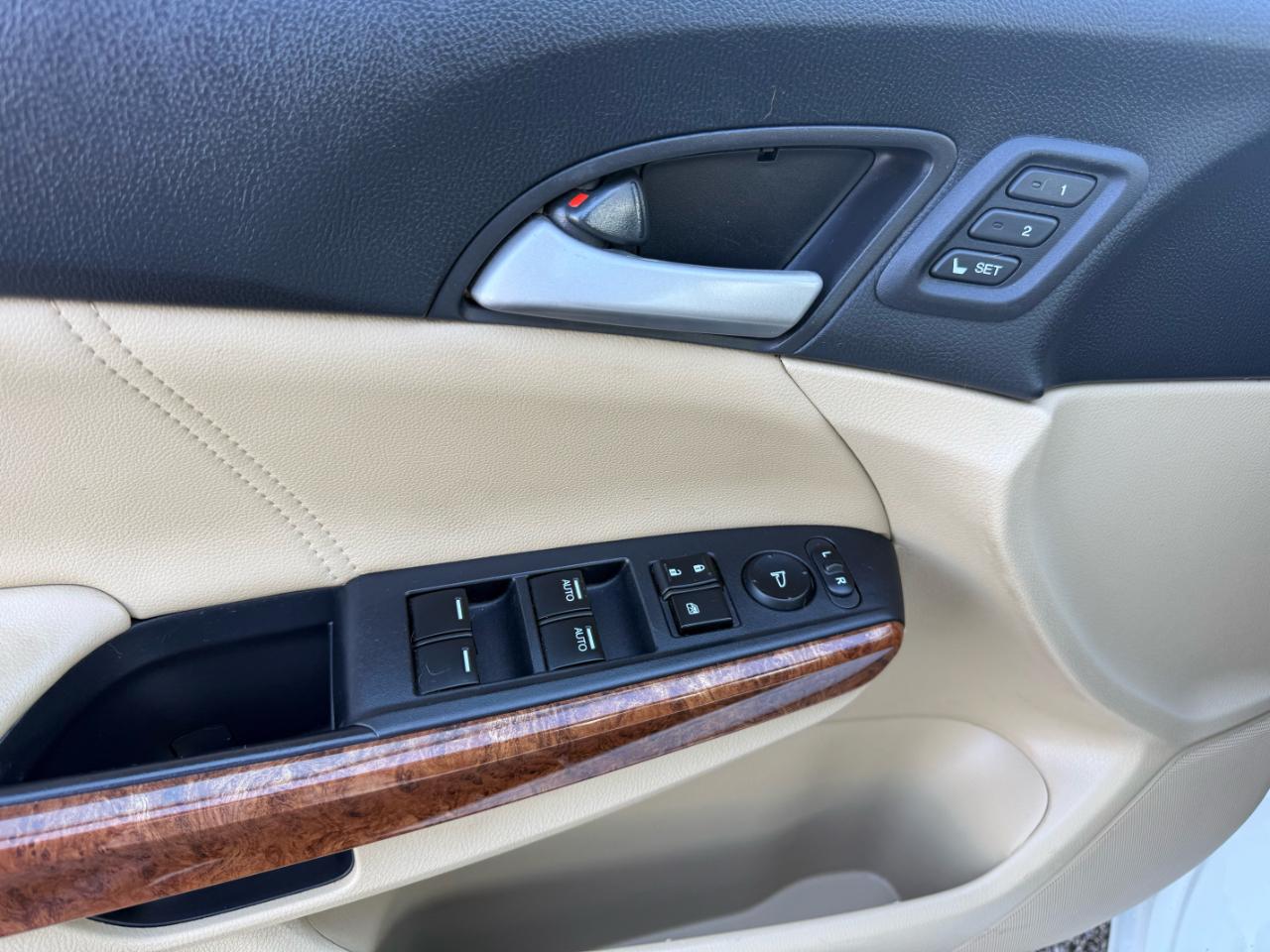 Honda Accord EX-L V-6 Sedan AT 2011