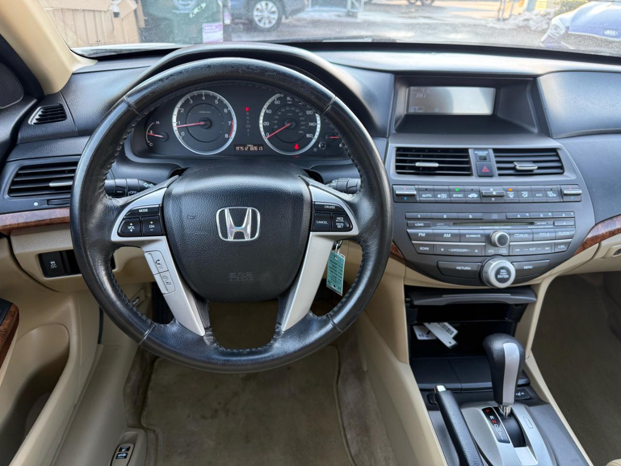 Honda Accord EX-L V-6 Sedan AT 2011