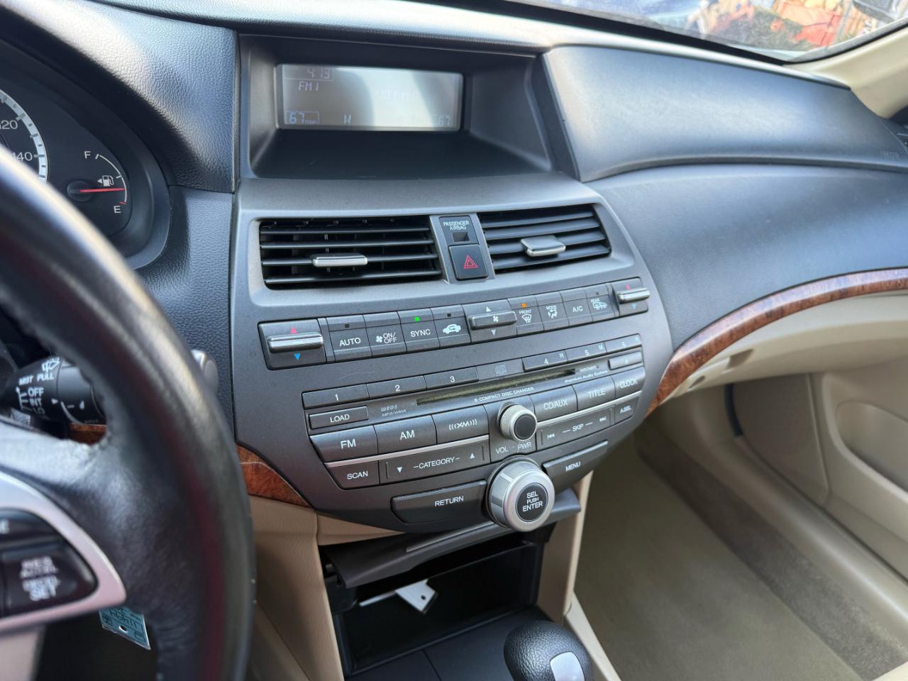 Honda Accord EX-L V-6 Sedan AT 2011