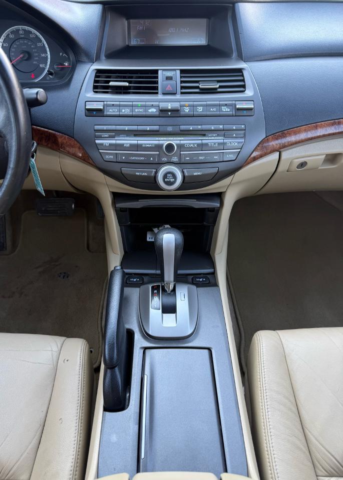 Honda Accord EX-L V-6 Sedan AT 2011