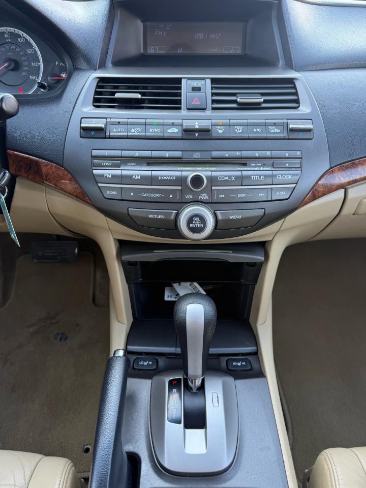 Honda Accord EX-L V-6 Sedan AT 2011