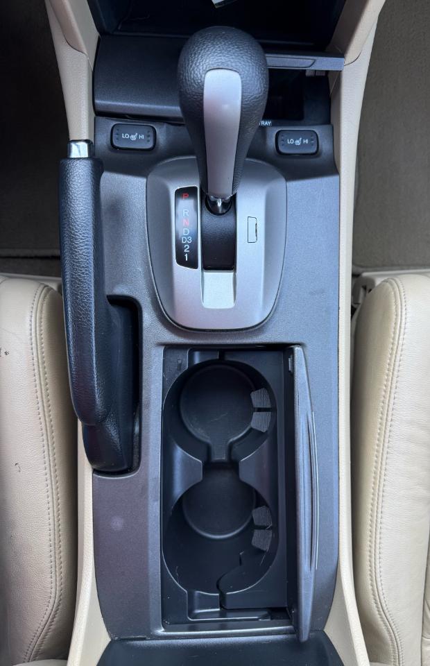 Honda Accord EX-L V-6 Sedan AT 2011