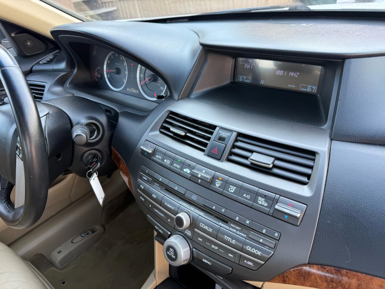 Honda Accord EX-L V-6 Sedan AT 2011