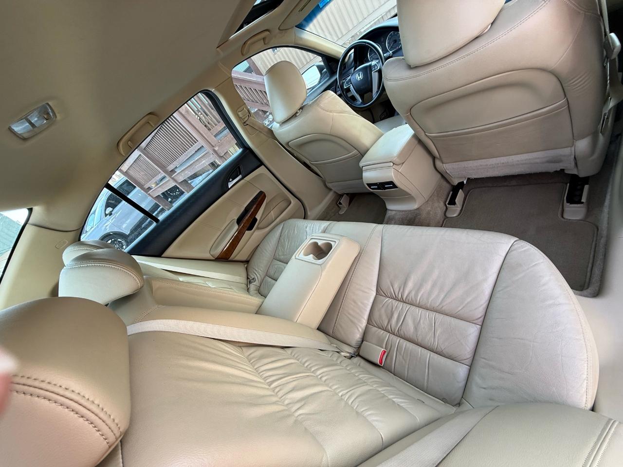 Honda Accord EX-L V-6 Sedan AT 2011