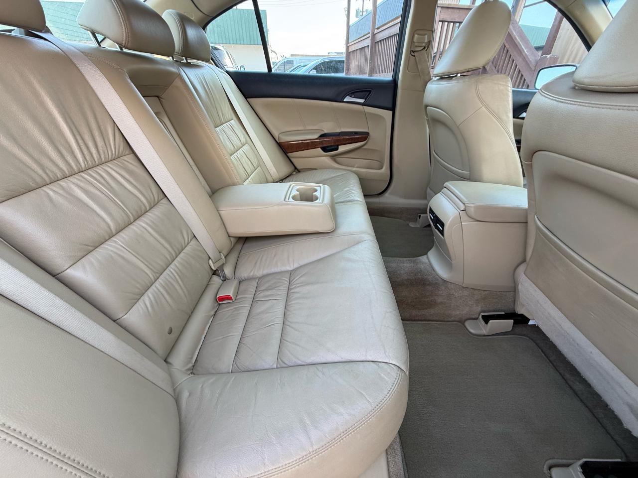 Honda Accord EX-L V-6 Sedan AT 2011