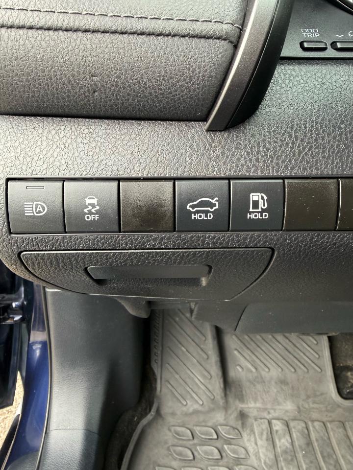 Toyota Camry LE AWD 2021