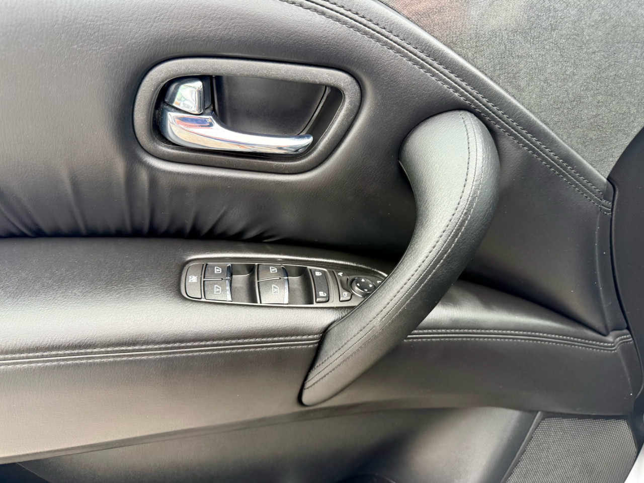 Nissan Armada SV 4WD 2023