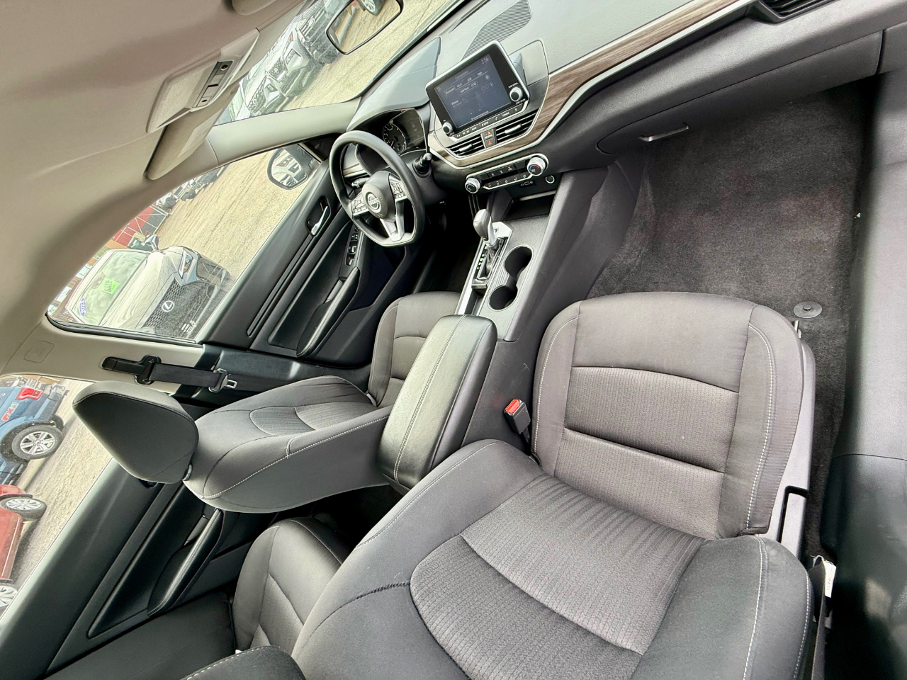 Nissan Altima 2.5 SV 2025