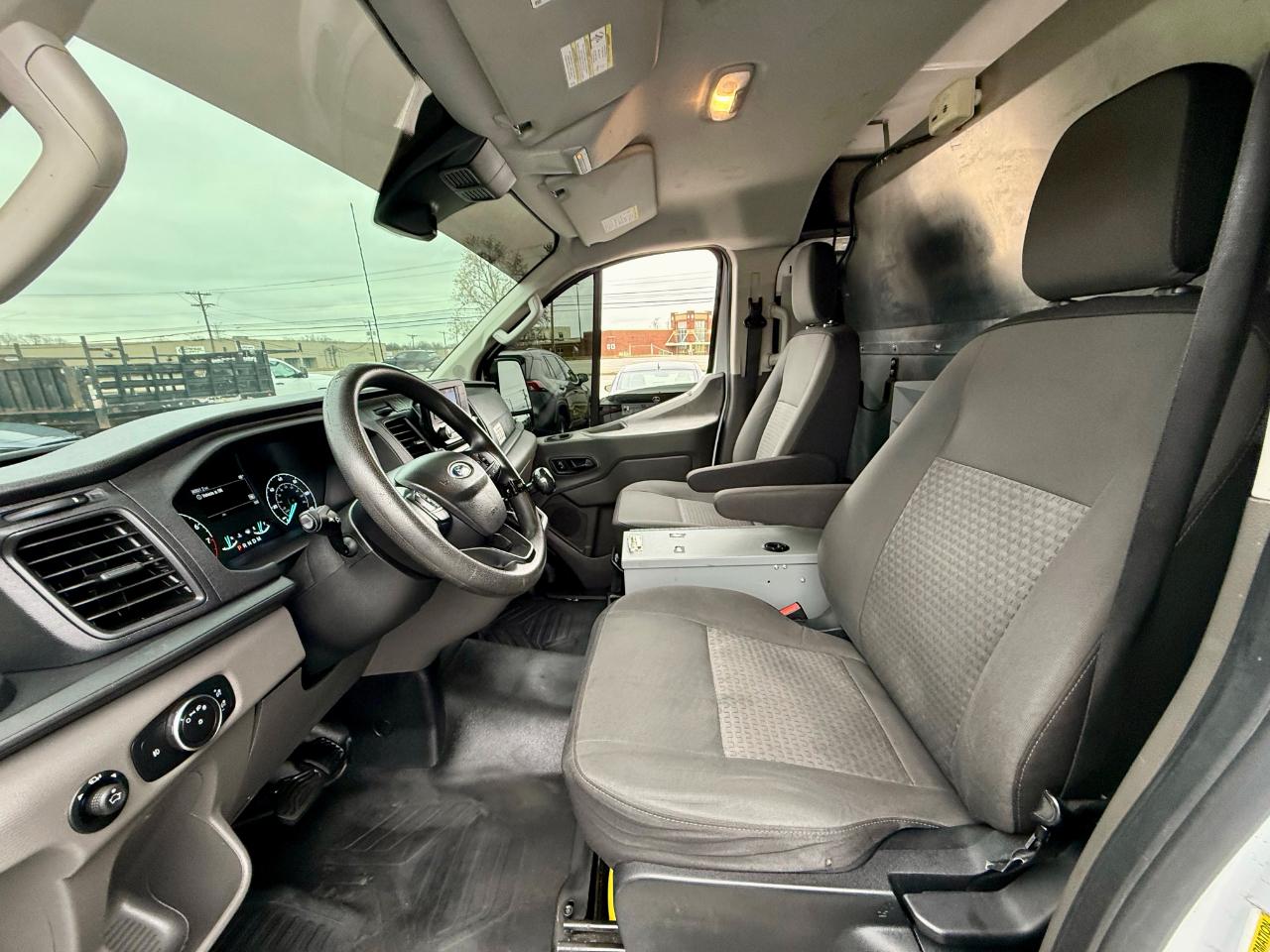 Ford Transit 150 Van Low Roof w/Sliding Pass. 130-in. WB 2020