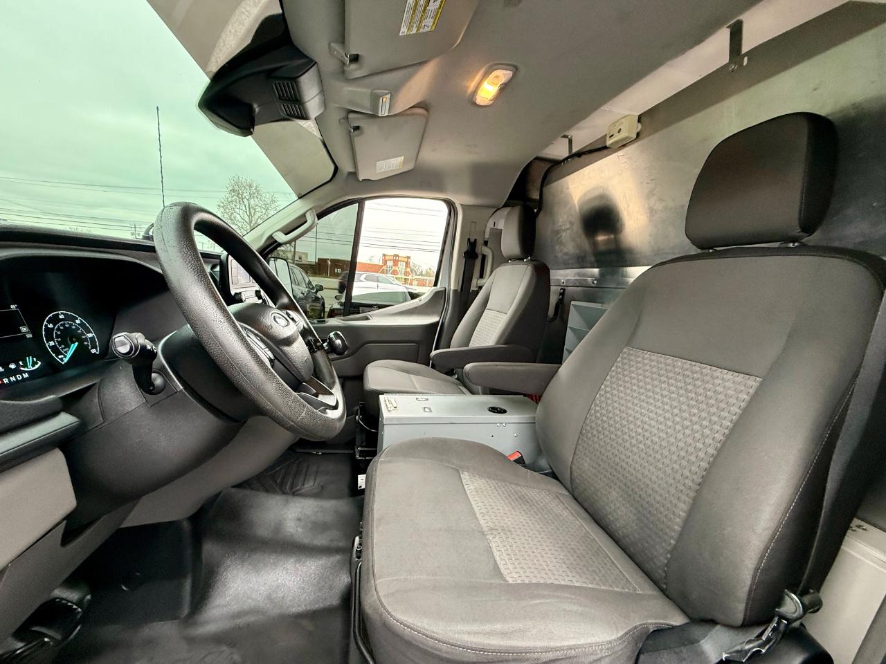 Ford Transit 150 Van Low Roof w/Sliding Pass. 130-in. WB 2020