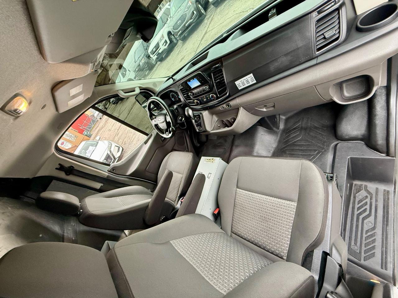 Ford Transit 150 Van Low Roof w/Sliding Pass. 130-in. WB 2020